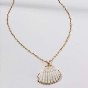 Gold Clamshell necklace and matching dangle earrings